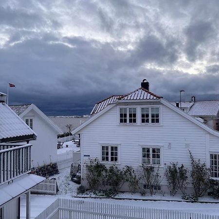Nevlunghavn Gjestgiveri Hotel Larvik Exterior foto